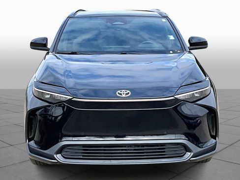 Used 2023 Toyota bZ4X XLE image 6