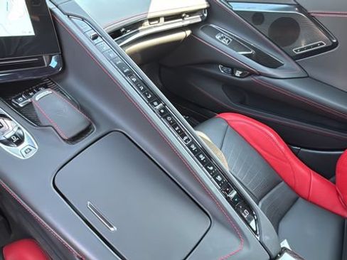 Used 2024 Chevrolet Corvette Stingray Premium Conv w/ Z51 Performance Package RWD image 30