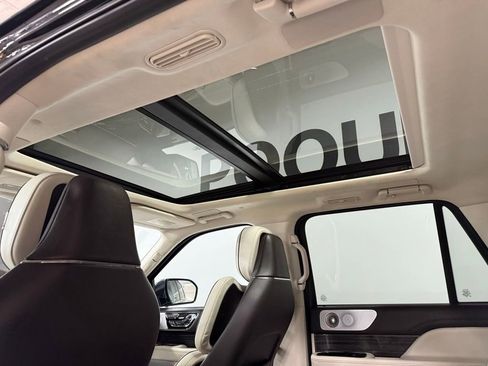 Used 2023 Lincoln Navigator Black Label image 17