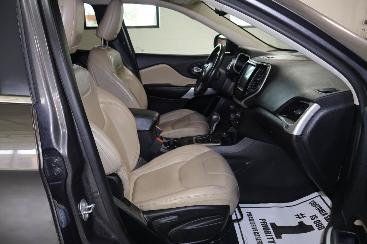 Used 2018 Jeep Cherokee Limited AWD/4WD image 27