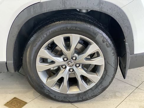 Used 2024 Toyota Grand Highlander Limited AWD/4WD image 13