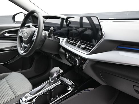 New 2026 Chevrolet Trax LT w/ Midnight Edition FWD image 28