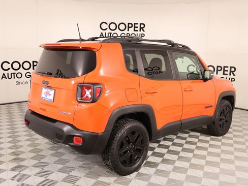 Used 2018 Jeep Renegade Trailhawk AWD/4WD image 20