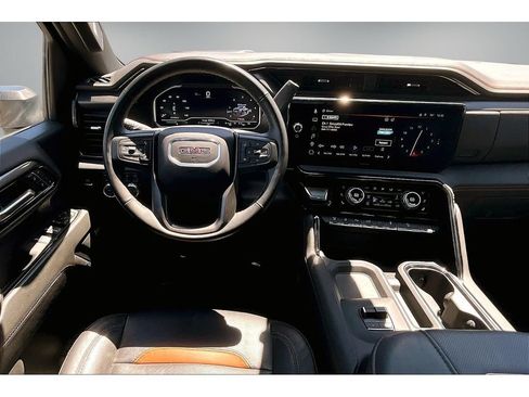 Used 2024 GMC Sierra 3500 AT4 w/ AT4 Premium Plus Package AWD/4WD image 9