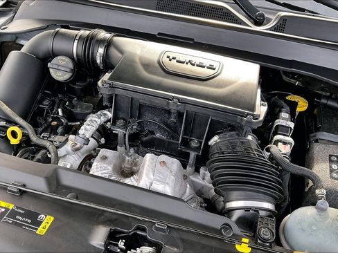 Used 2024 Jeep Compass Latitude image 31