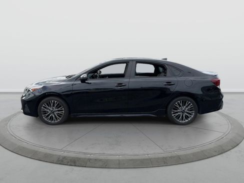 Used 2024 Kia Forte GT-Line w/ GT-Line Premium Package FWD image 4