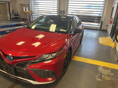 Used 2022 Toyota Camry XSE w/ Cold Weather Package image 2