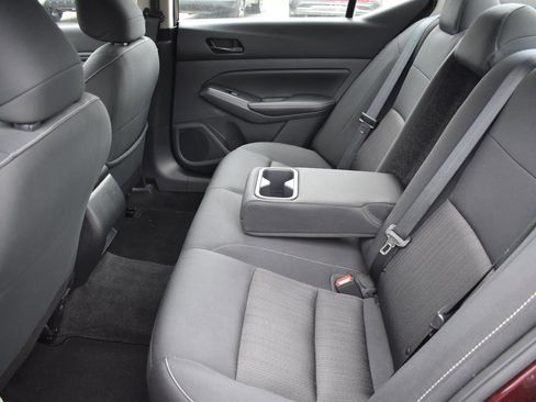 Used 2025 Nissan Altima 2.5 SV image 16