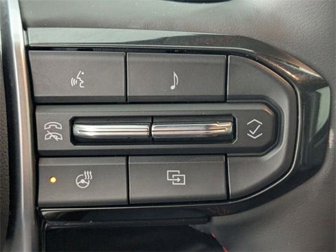 Used 2023 Chevrolet Colorado Z71 w/ Z71 Convenience Package 2 image 16