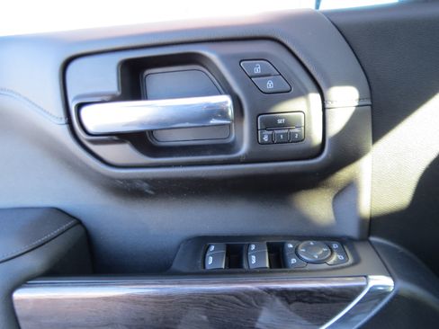 Certified 2022 Chevrolet Silverado 1500 LTZ w/ Z71 Off-Road Package image 21