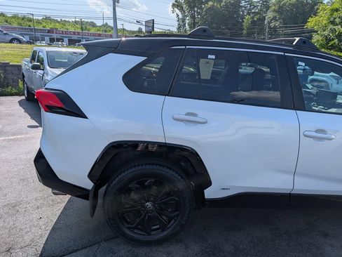 Used 2023 Toyota RAV4 XSE AWD/4WD image 8