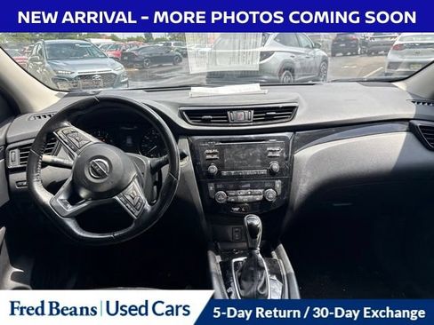 Used 2018 Nissan Rogue Sport SV w/ SV All-Weather Package AWD/4WD image 11