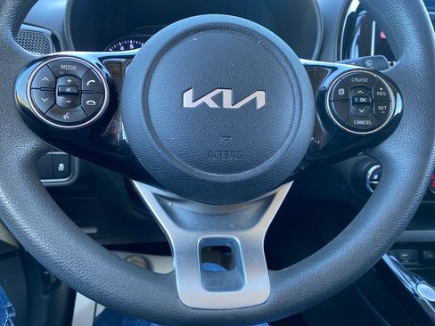 Used 2022 Kia Soul S FWD image 14