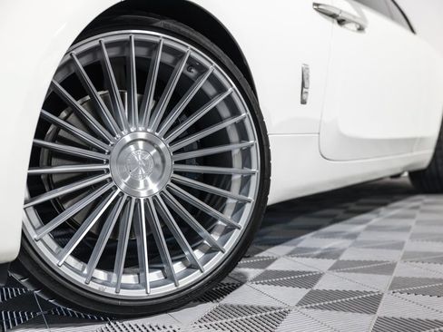Used 2014 Rolls-Royce Wraith RWD image 10