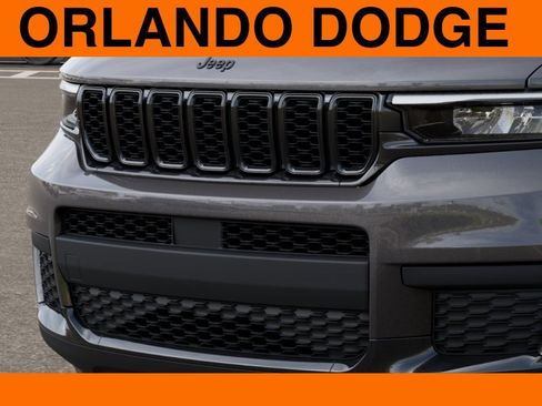 New 2025 Jeep Grand Cherokee L Altitude RWD image 11