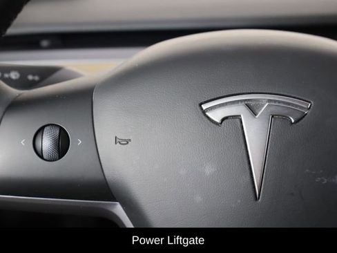 Used 2023 Tesla Model Y 2WD image 8