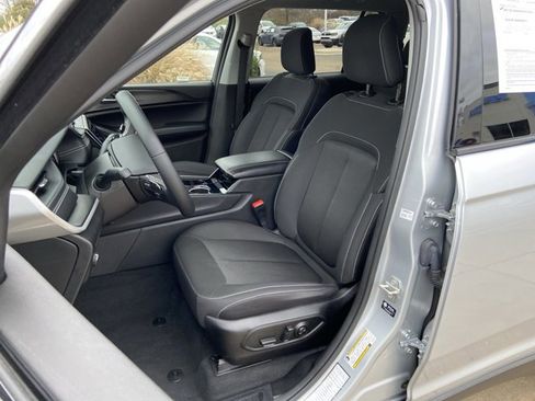 Used 2023 Jeep Grand Cherokee L Laredo image 17