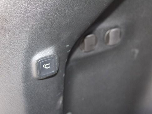 Used 2019 Jeep Cherokee Latitude Plus image 22