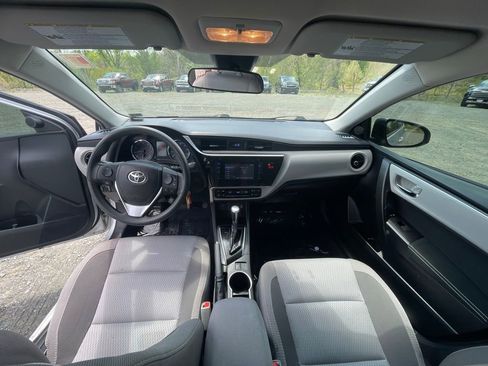 Used 2019 Toyota Corolla LE w/ Body Protection Package FWD image 3