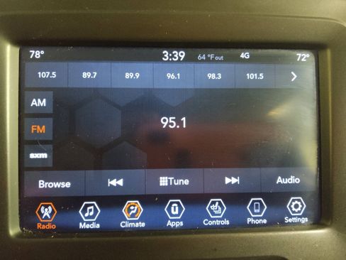 Used 2021 Jeep Renegade Latitude w/ Convenience Group image 25