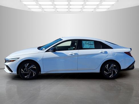 New 2025 Hyundai Elantra Sport image 2