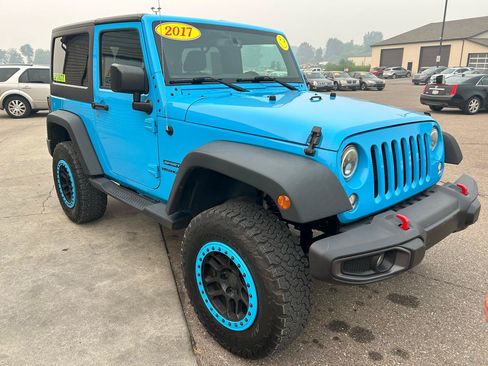 Used 2017 Jeep Wrangler Sport w/ Quick Order Package 24S AWD/4WD image 3