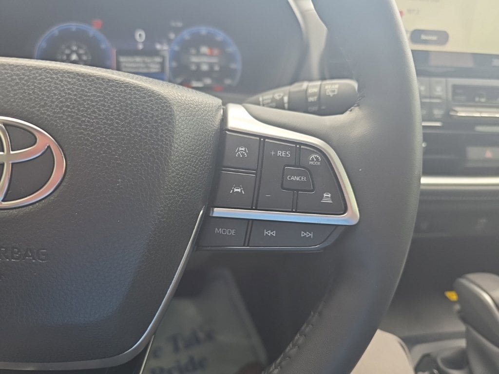 Used 2026 Toyota Grand Highlander FWD image 25