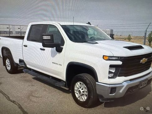 Used 2024 Chevrolet Silverado 2500 W/T w/ WT/CX Safety Package AWD/4WD image 4