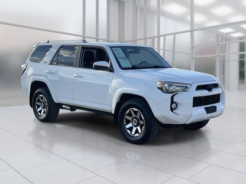 Used 2016 Toyota 4Runner SR5 RWD image 8