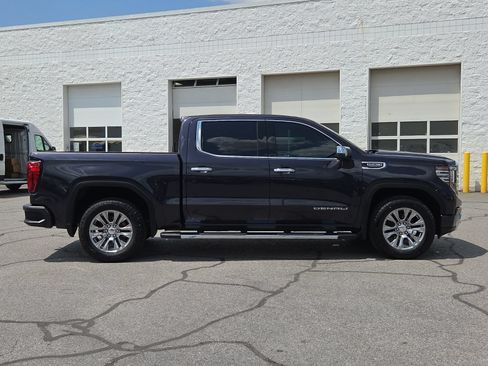 Used 2023 GMC Sierra 1500 Denali w/ Technology Package AWD/4WD image 15