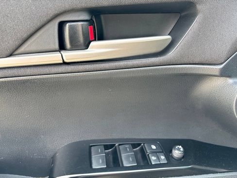 Used 2025 Toyota Camry LE FWD image 10