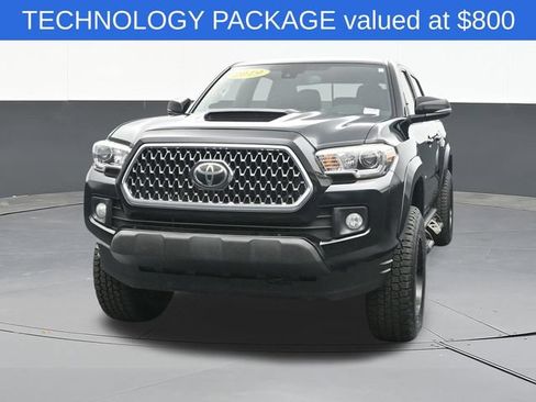 Used 2019 Toyota Tacoma TRD Sport w/ Technology Package AWD/4WD image 2