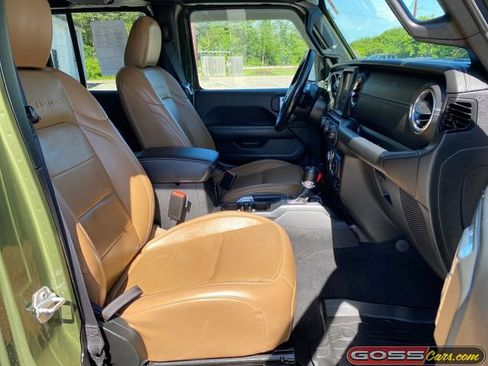 Used 2021 Jeep Wrangler Unlimited Sahara w/ Dual Top Group AWD/4WD image 7
