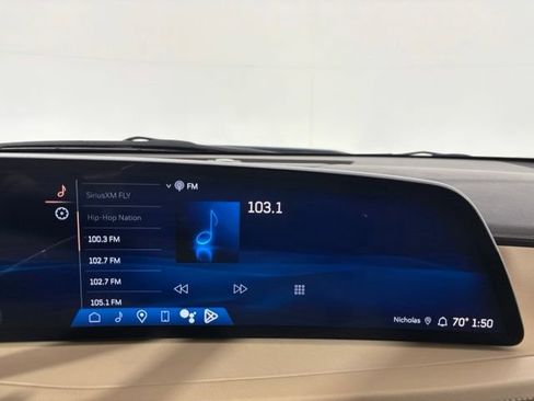 Used 2024 Cadillac XT4 Luxury w/ Cold Weather Package AWD/4WD image 15