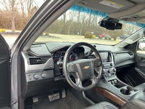 Used 2018 Chevrolet Suburban LT image 10