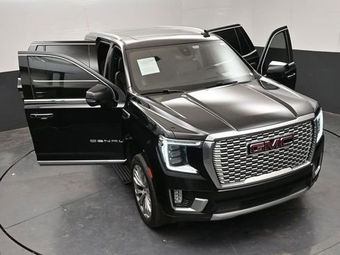 Used 2021 GMC Yukon Denali w/ Denali Premium Package AWD/4WD image 25
