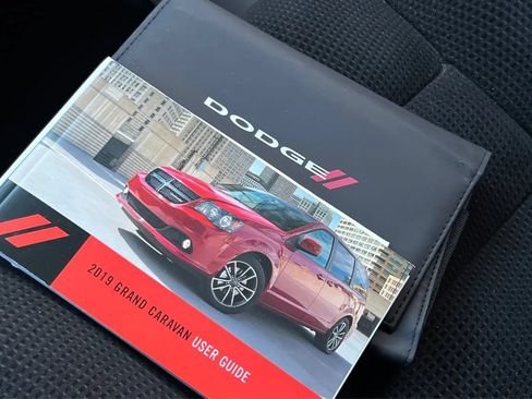 Used 2019 Dodge Grand Caravan SE w/ UConnect Hands-Free Group FWD image 19