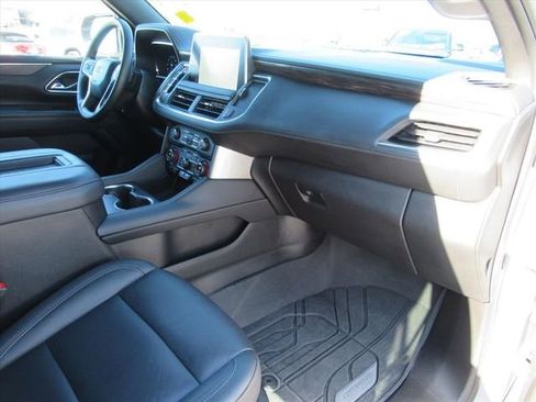 Used 2024 Chevrolet Tahoe Z71 w/ Luxury Package AWD/4WD image 12