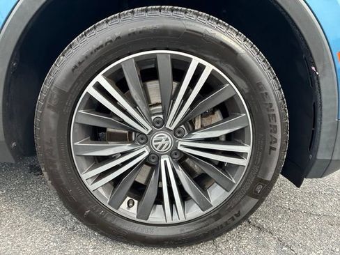 Used 2019 Volkswagen Tiguan SEL AWD/4WD image 11