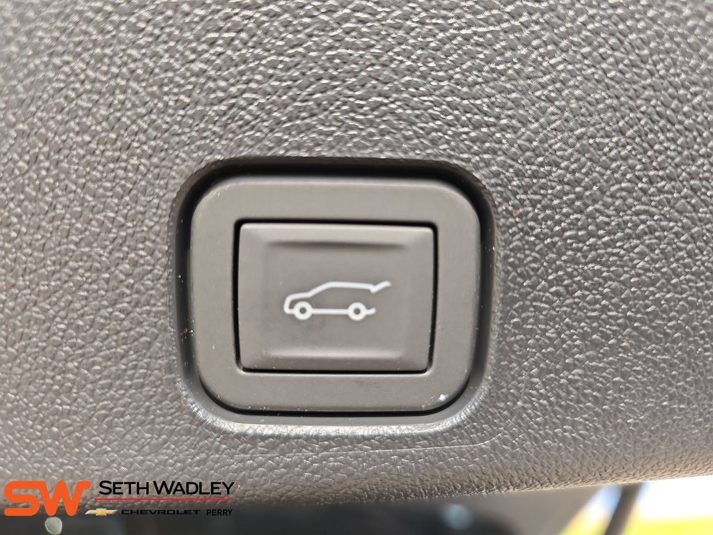 New 2026 Chevrolet Traverse RS w/ LPO, Floor Liner Package AWD/4WD image 14