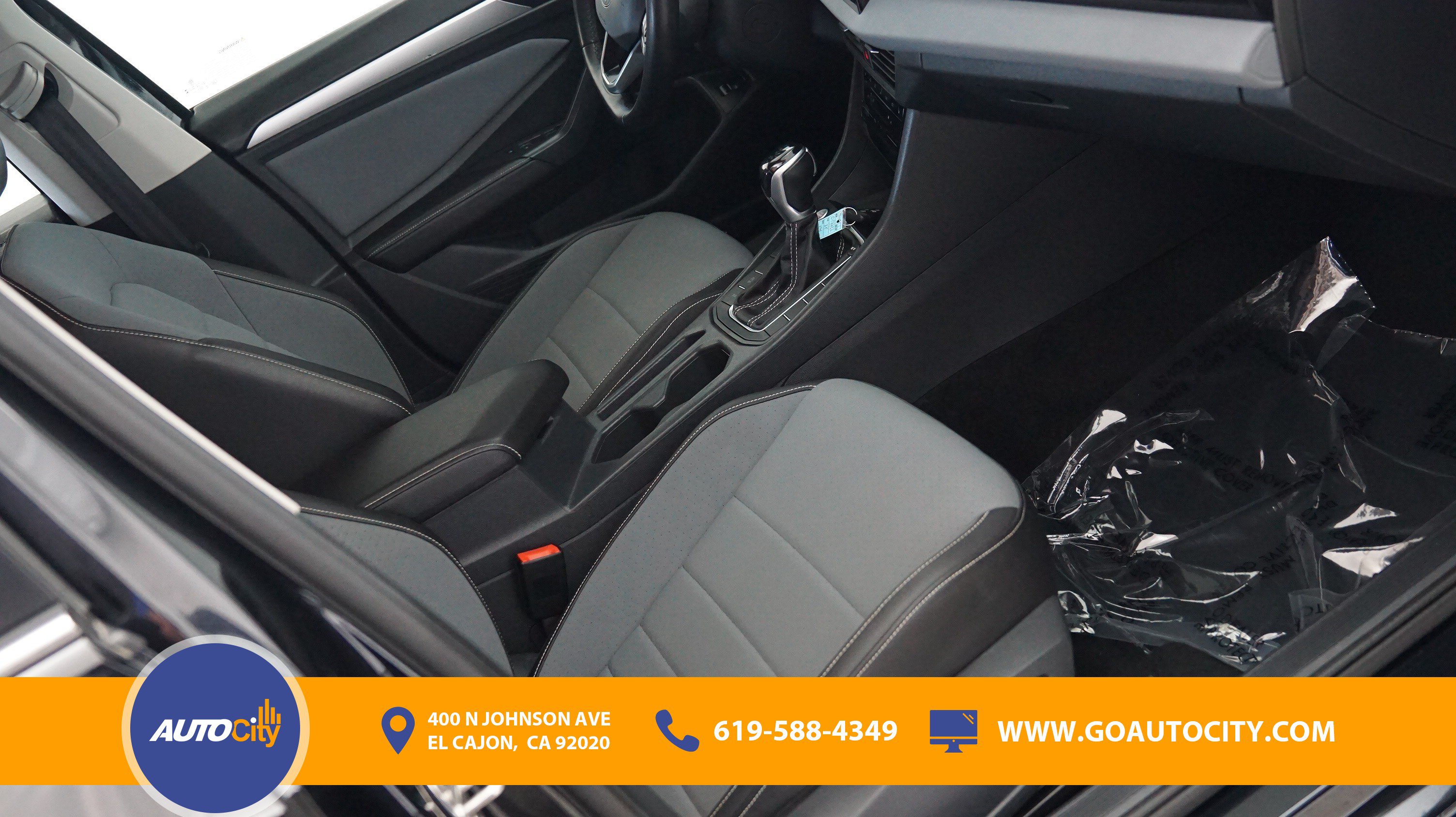 Used 2025 Volkswagen Jetta SE FWD image 8