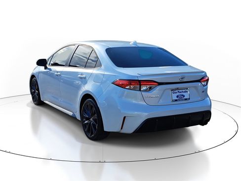 Used 2023 Toyota Corolla SE image 3