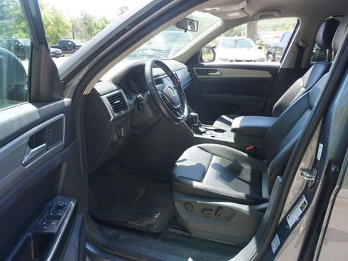 Used 2018 Volkswagen Atlas SE image 2