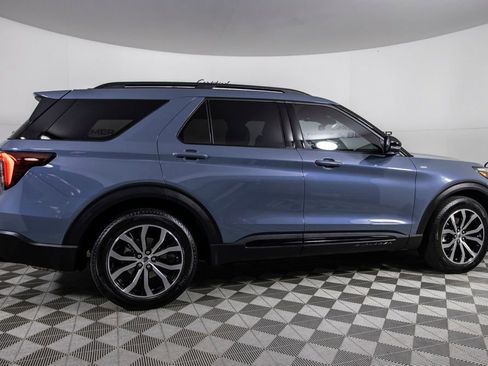 Used 2025 Ford Explorer ST-Line image 4