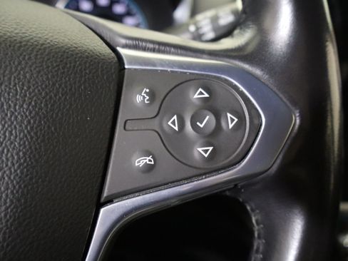 Used 2022 Chevrolet Traverse LT FWD image 28