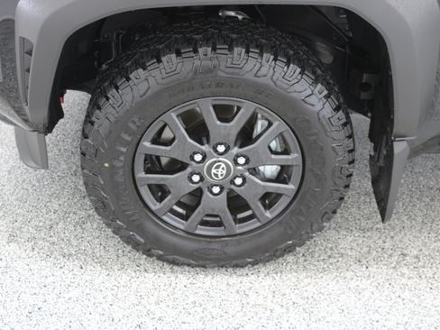 Used 2026 Toyota 4Runner SR5 AWD/4WD image 11