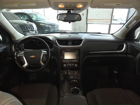 Used 2015 Chevrolet Traverse LT w/ Style and Technology Package FWD image 24