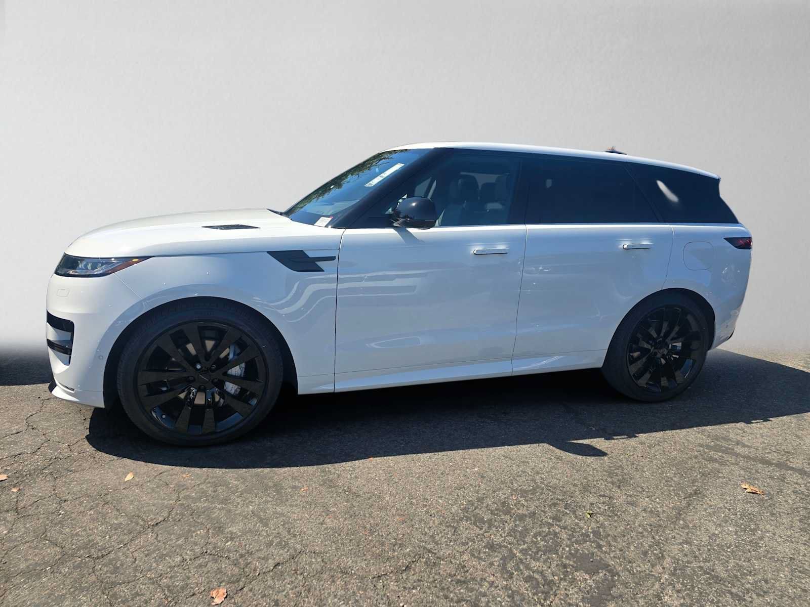New 2026 Land Rover Range Rover Sport Dynamic SE AWD/4WD image 2
