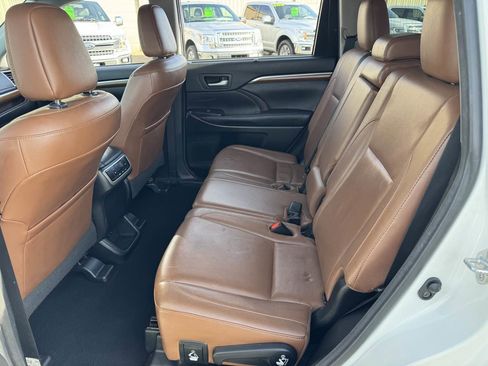 Used 2018 Toyota Highlander Limited image 23