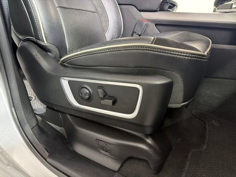 Used 2022 RAM 1500 Laramie AWD/4WD image 23